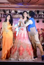 Shilpa Shetty walks for Rohit Verma_s show for Marigold Watches in J W Marriott, Mumbai on 11th Dec 2013 (293)_52a9cfe614f2b.JPG