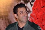 Salman Khan in Jai Ho film press meet in Chandan, Mumbai on 12th Dec 2013 (66)_52aab55b94d51.JPG