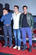 Salman Khan, Arbaaz Khan, Sohail Khan in Jai Ho film press meet in Chandan, Mumbai on 12th Dec 2013 (106)_52aab562106d6.JPG