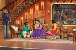 Madhuri Dixit promote Dedh Ishqiya on the sets of Comedy Nights with Kapil in Filmcity, Mumbai on 13th Dec 2013 (88)_52ac3246c8a7b.JPG