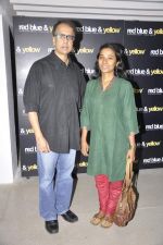 anant mahadevan with tanishta chaterjee at RED Blue and Yellow showroom_s anniversary in Mahalaxmi, Mumbai on 13th Dec 2013 (53)_52ac3161cd31a.JPG