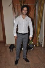 Aamir ali at Sargun Mehta and Ravi Dubey_s wedding bash in The Club, Mumbai on 13th Dec 2013 (145)_52ad77e0019d9.JPG