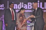 at Habitat India auction and awards in Trident, Mumbai on 14th Dec 2013 (23)_52ad4df6cfbf8.JPG