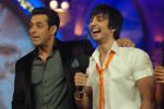 Divya Kumar, Rakul Preet and Himansh Kohli promote movie Yaariyan on Big Boss 7 (21)_52b171314fcc3.JPG