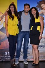 Abhay Deol, Preeti Desai at the First Look of movie One by Two in Mumbai on 13th Dec 2013 (15)_52b2c3c3e1d48.JPG