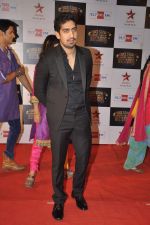 Ayan Mukerji at Big Star Awards red carpet in Andheri, Mumbai on 18th Dec 2013 (282)_52b2d113b6139.JPG
