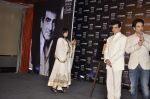 Jeetendra, Tusshar Kapoor, Ekta Kapoor at UTV Stars Walk Of The Stars honours Jeetendra in Novotel, Mumbai on 18th Dec 2013 (64)_52b2c90a13627.JPG