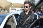 Hrithik Roshan returns from USA post medical check-up and Split with Sussanne news in Mumbai on 20th Dec 2013 (11)_52b505221631f.JPG