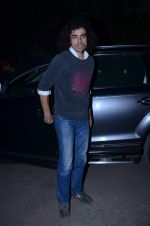 Imtiaz Ali at the special Screening of The WOlf of Wall Street hosted by Anurag Kahyap in Empire, Mumbai on 23rd Dec 2013 (10)_52b974c6f2fd3.JPG