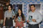Kangana Ranaut Unveils Vibha Singh_s Book A Convenient Culprit in Mumbai on 23rd Dec 2013 (16)_52b935c7eef95.JPG