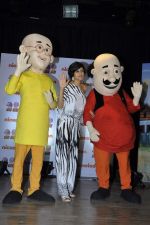 Mandira Bedi at Nickelodeon on the Christmas Special Motu Patlu - Theatrical in National College, Mumbai on 23rd Dec 2013 (19)_52b935726f0fd.JPG