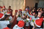 Lauren Gottlieb joined the children as a Santa enhancing their festive spirit in Mumbai on 24th Dec 2013 (14)_52ba54a8e6ff7.JPG
