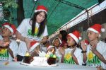 Lauren Gottlieb joined the children as a Santa enhancing their festive spirit in Mumbai on 24th Dec 2013 (20)_52ba54aab8890.JPG