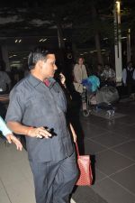  snapped at the airport as they return after New year in Mumbai on 1st Jan 2014 (14)_52c503bd28f21.JPG