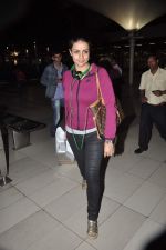 Gul Panag snapped at the airport as they return after New year in Mumbai on 1st Jan 2014 (32)_52c5040c7e57a.JPG