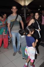 Sharman Joshi snapped at the airport as they return after New year in Mumbai on 1st Jan 2014 (77)_52c504297720b.JPG