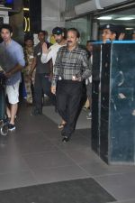 John Abraham, Baba Siddique arrived at airport in Mumbai on 3rd Jan 2014 (86)_52c7abe410460.JPG