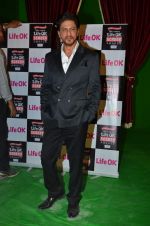 Shahrukh Khan snapped at Mehboob in Mumbai on 4th Jan 2014 (49)_52c8cfc21cd6f.JPG