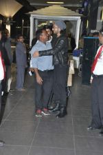 Ranveer Singh arrive from NY in Mumbai Airport on 6th Jan 2014 (23)_52cc02b69a810.JPG