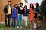 Shreyas Pardiwalla, Himansh Kohli, Rakul Preet, Dev Sharma, Divya Khosla Kumar, Nicole Faria with Yaariyan Team in Delhi on 6TH jan 2014 (14)_52cc05c40f1d8.jpg
