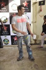 Salman Khan promote Jai Ho on the sets of Nach Baliye 6 in Filmistan, Mumbai on 7th Jan 2014 (50)_52cd34ec2fbe1.JPG