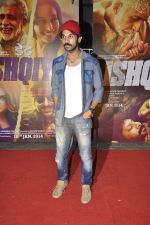 Raj Kumar Yadav at Dedh Ishqiya premiere in Cinemax, Mumbai on 9th Jan 2014 (22)_52d00387ad7e2.JPG