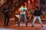 Salman Khan on the sets of Comedy Nights with Kapil in Filmcity, Mumbai on 9th Jan 2014 (86)_52cfeec4079aa.JPG