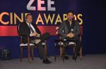 Shahrukh Khan promotes ZEE Awards in J W Marriott, Mumbai on 9th Jan 2014 (38)_52cfe9d6dcf72.JPG