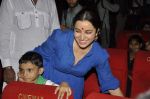 Tisca Chopra spend time with kids in Cinemax, Mumbai on 9th Jan 2014 (69)_52cfea399de04.JPG