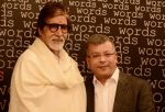 Amitabh Bachchan when Mr. Mohit Kamboj felicitated Shri Amitabhji with _Bullion Gold Star of the Century Award_�. (7)_52d0ad5972030.JPG
