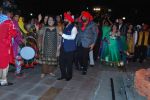 at Lohri festival in Raheja Classique, Mumbai on 11th Jan 2014 (28)_52d2662d2537b.JPG