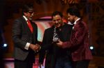 Amitabh Bachchan, Shatrughan Sinha, Vidhu Vinod Chopra, Shahrukh Khan  at 20th Annual Life OK Screen Awards in Mumbai on 14th Jan 2014(691)_52d67d20cbe53.JPG