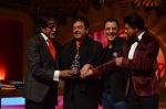 Amitabh Bachchan, Shatrughan Sinha, Vidhu Vinod Chopra, Shahrukh Khan  at 20th Annual Life OK Screen Awards in Mumbai on 14th Jan 2014(696)_52d67c8c5fee0.JPG
