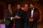 Amitabh Bachchan, Shatrughan Sinha, Vidhu Vinod Chopra, Shahrukh Khan  at 20th Annual Life OK Screen Awards in Mumbai on 14th Jan 2014(699)_52d67c8ca9a9d.JPG