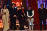 Subhash Ghai, Farhan Akhtar at 20th Annual Life OK Screen Awards in Mumbai on 14th Jan 2014(725)_52d68589b3714.JPG