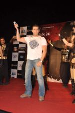 Salman Khan snapped promoting their film Jai Ho in Inorbit, Malad on 17th Jan 2014 (50)_52da2c028b0fb.JPG