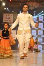 at Kids fashion week in Mumbai on 19th Jan 2014 (51)_52dcb4e00a2e3.JPG