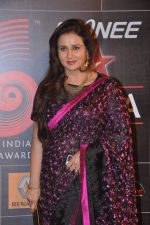 Poonam Dhillon at 4th Gionne Star Global Indian Music Academy Awards in NSCI, Mumbai on 20th Jan 2014 (288)_52de34c4b79e1.JPG
