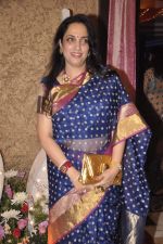Rashmi Thackeray at Rohan Palshetkar_s wedding reception in Mayfair, Mumbai on 20th Jan 2014 (24)_52de16522579e.JPG