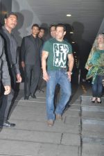 Salman Khan at Jai Ho screening and party in Mumbai on 23rd jan 2014 (106)_52e20eb55d4d2.JPG