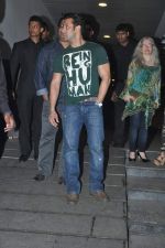 Salman Khan at Jai Ho screening and party in Mumbai on 23rd jan 2014 (110)_52e20eb67fb63.JPG