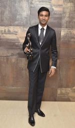 Dhanush at 59th Idea Filmfare Awards 2013 at Yash Raj.1_52e3987739eae.jpg