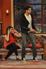 Parineeti Chopra, Sidharth Malhotra at the Promotion of Hasee Toh Phasee on Comedy Nights with Kapil in Mumbai on 24th Jan 2014 (11)_52e391f1e618c.JPG