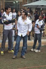 Salman Khan at CCL match in D Y Patil, Mumbai on 25th Jan 2014 (94)_52e4e47841d80.JPG