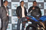 Salman Khan at Suzuki bike launch in Taj Land_s End, Mumbai on 27th Jan 2014 (67)_52e74314a7b5b.JPG