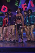 Shilpa Shetty at Nach Baliye 6 grand finale performance in Filmistan on 30th Jan 2014 (141)_52eb459f4fec7.JPG