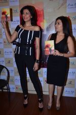 Sushmita Sen launches Author Shraddha Soni_s - I am Life in Mumbai on 30th Jan 2014(43)_52eb48ef2b68c.JPG