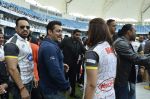 Salman Khan at CCL Match of Mumbai Heroes Vs Telugu Warriors in Dubai on 1st Feb 2014 (96)_52ee1c0f93d4e.JPG