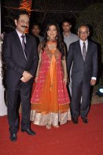 Juhi Chawla at Ahana Deol_s Wedding Reception in Mumbai on 2nd Feb 2014 (77)_52efa2250376b.JPG