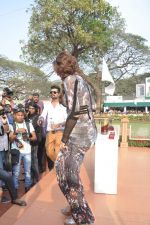 Raveena Tandon at McDowell_s Signature Derby in Mahalaxmi Race Course, Mumbai on 2nd Feb 2014 (66)_52ef9eee87598.JPG